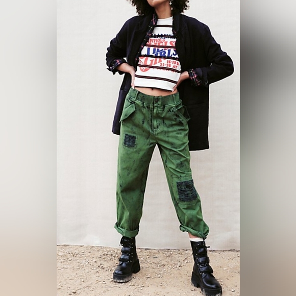 NWOT FREE PEOPLE Freddie Distressed Pants Medium - Picture 6 of 6